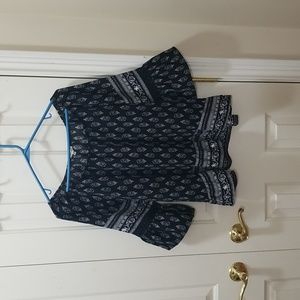 3/$12 Maurice's shirt sz M